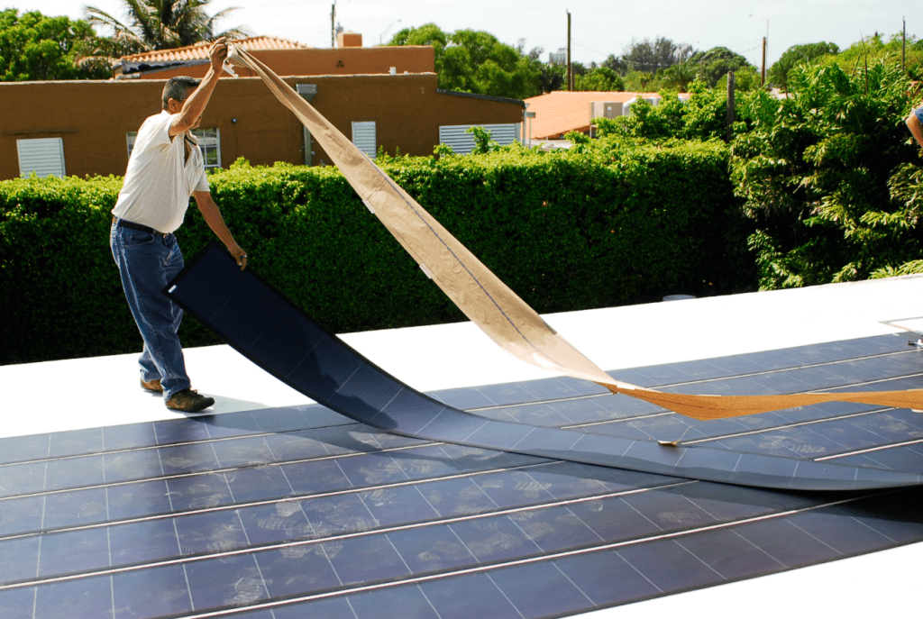 Teintures de Fenêtres vs. Films Solaires : Quelle Est la Meilleure Option pour Votre Maison ?